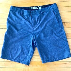 Hurley light weight hybrid walk shorts
Like new